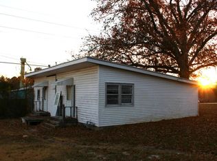 469 Los Angeles Rd, Carbondale, IL 62901