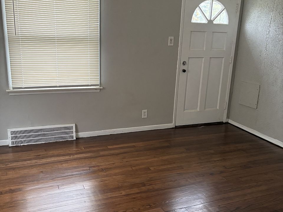 1st image of 19639 Moross Rd #1