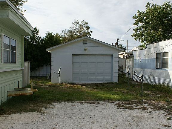4th image of 315 Benicia Pl