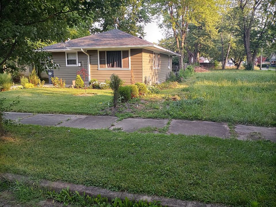 2nd image of 1815 W 6th St