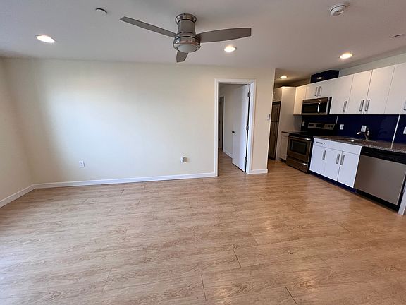 4th image of 239 S 49th St #603