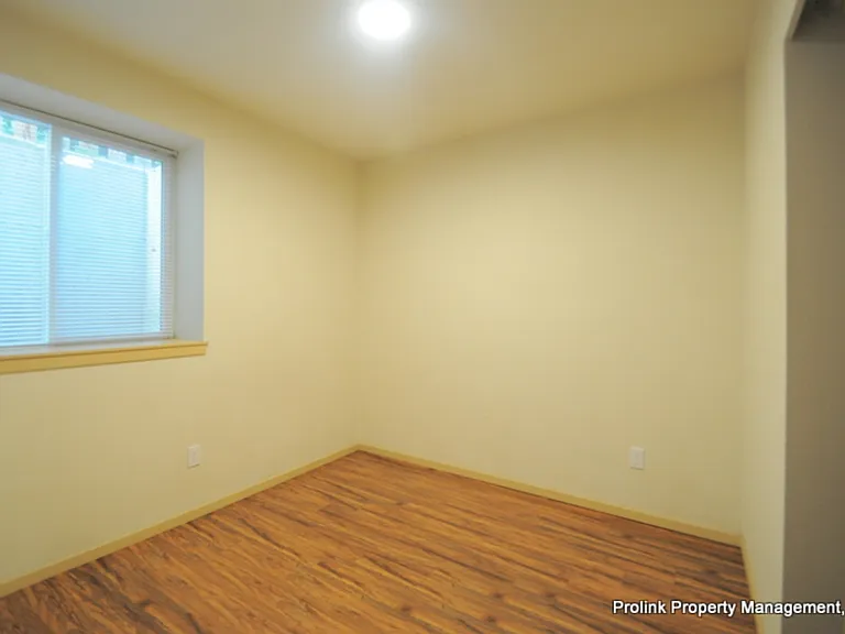 Glendale Apartments — Photo 33