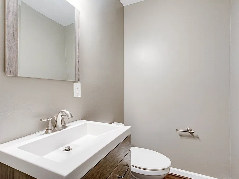 2684 Bowen Rd SE — Photo 9