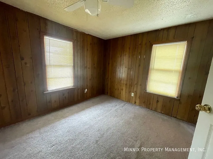 1 bedroom | All Bills Paid | 310 SW. 42nd Ave. #C — Photo 3