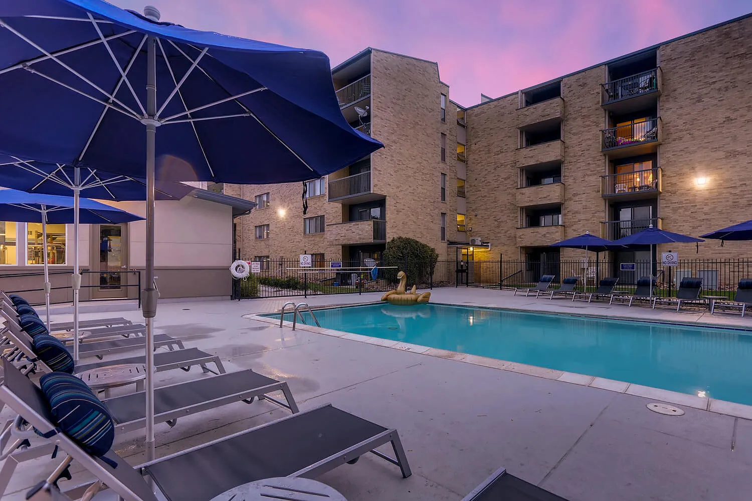Lakeview Towers at Belmar — Photo 4