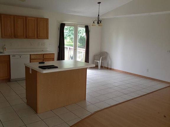 5th image of 2530 Whale Ave