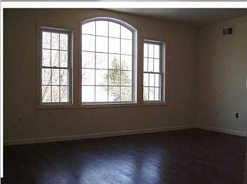 3rd image of 96 Macon Ave