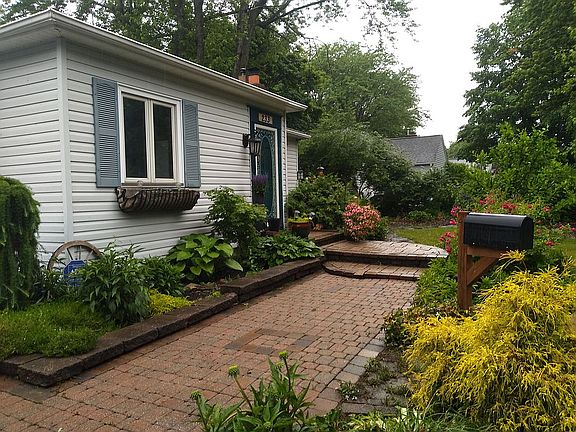 2nd image of 233 Winfield Rd