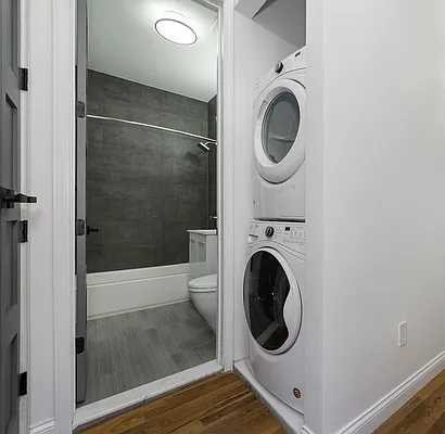 Rented by Bold New York | media 25