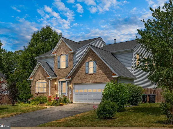 5916 Talmadge Dr, Woodbridge, VA 22193