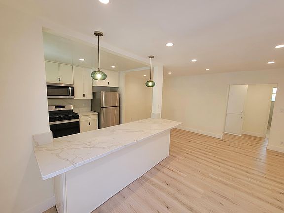 5th image of 8078 Fareholm Dr #3