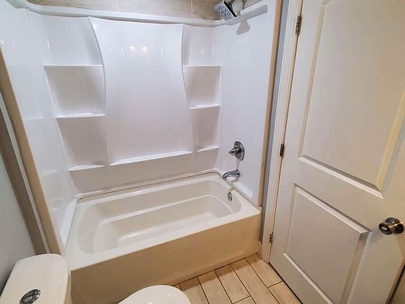 4th image of 2431 Heermans Ave #1