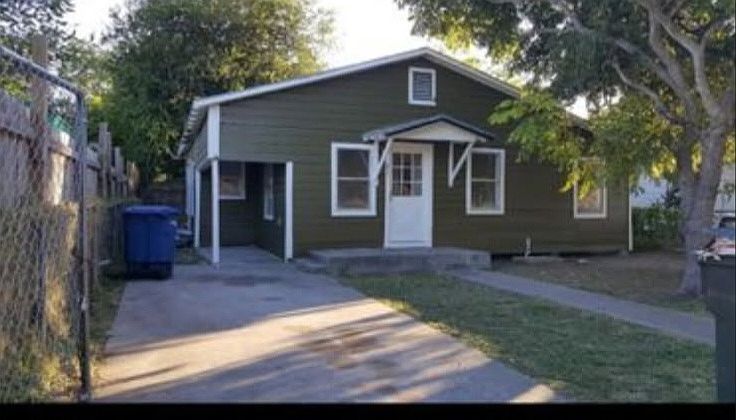 1st image of 2513 Dunbar St