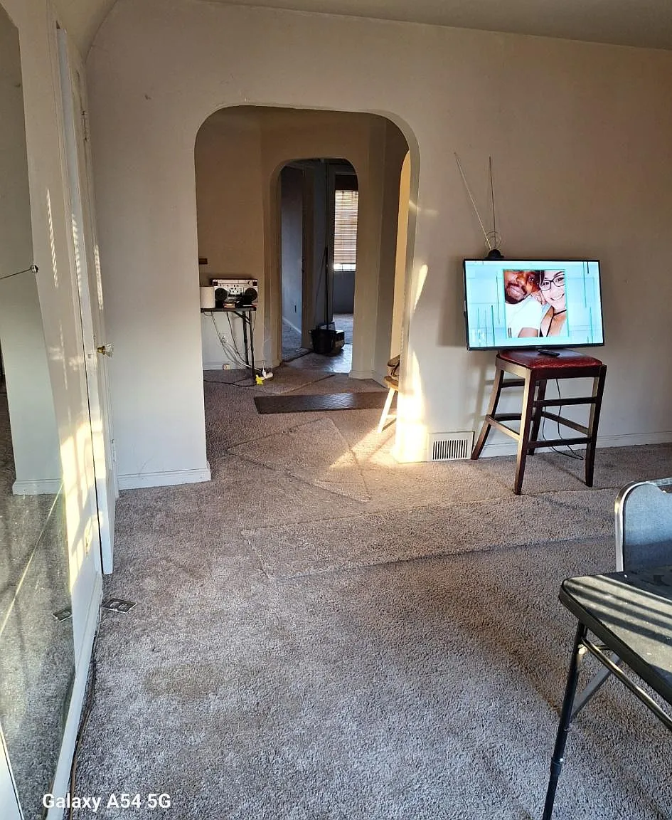 2 bed, 1640 sqft, $1,100 — Photo 2