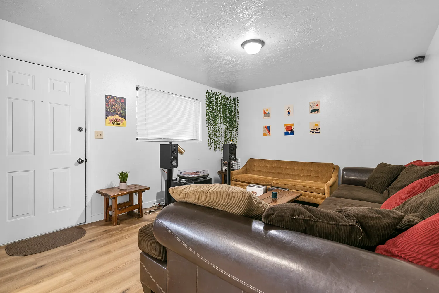 2 bed, 864 sqft, $299 — Photo 3