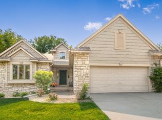 1663 Lakeview Ct, Arden Hills, MN 55112