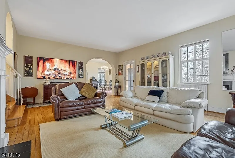 3 bed, 4.0 bath, $8,500 — Photo 4