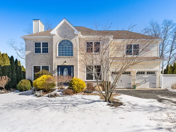 201 Captains Walk, Stratford, CT 06614
