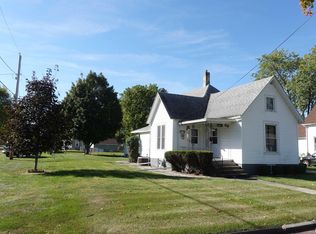888 E 4th St, Galesburg, IL 61401
