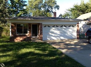 7525 Stephens Rd, Center Line, MI 48015