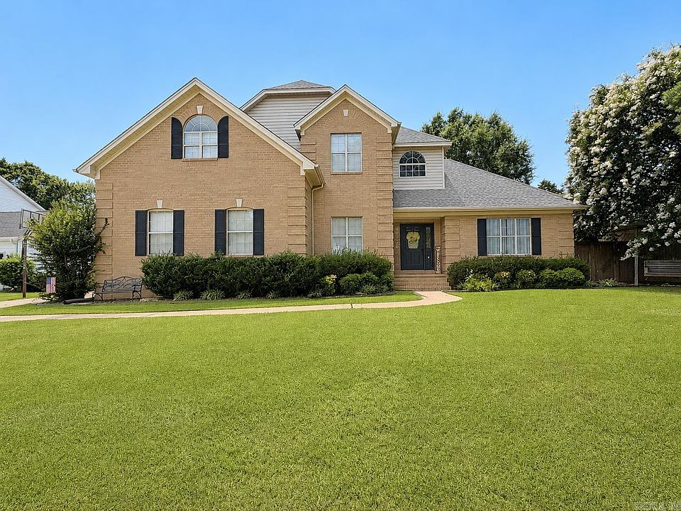 1st image of 105 River Oaks Ct