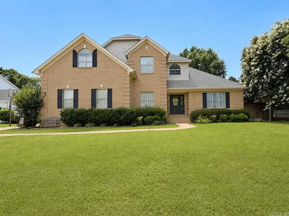 105 River Oaks Ct, Searcy, AR 72143