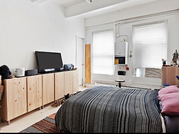5th image of 83 Warren St #3A