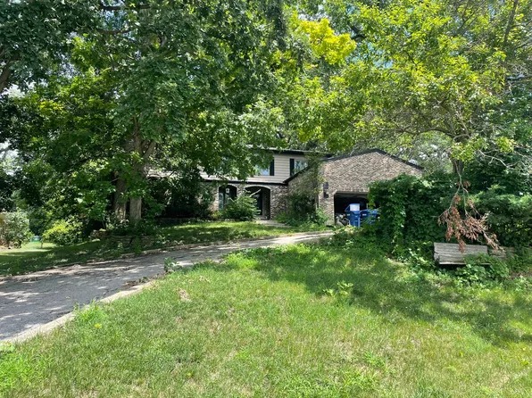 5201 Riverview Dr, Lisle, IL 60532