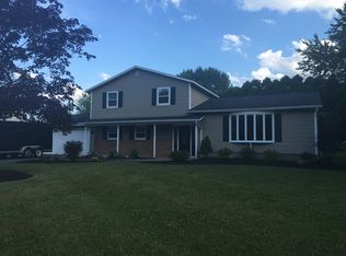 6035 Rose Arbor Ln, Cicero, NY 13039