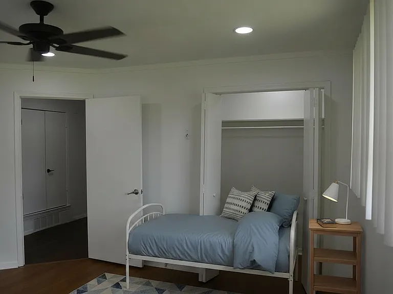 306 E Cook St — Photo 17