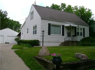 2508 Franklin Ave NE, Cedar Rapids, IA 52402