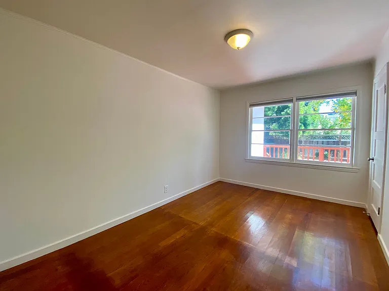 260 Colorado Ave — Photo 6