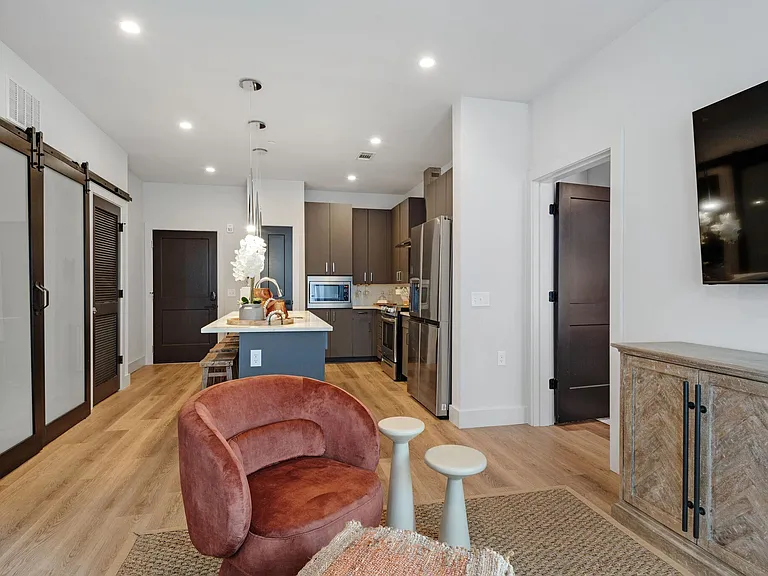 303 31st Ave N #206 — Photo 12