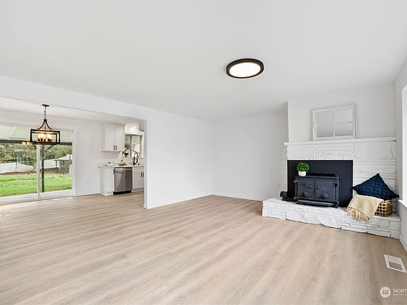 4th image of 12422 SE 288th Place