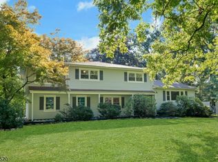 15 Camelot Way, Parsippany-Troy Hills Twp., NJ 07054