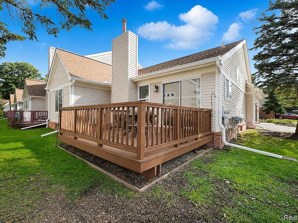 6355 Sheppard Dr #92, photo 2