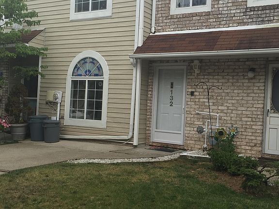 2nd image of 132 Gauldy Ave