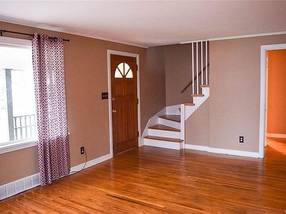 3rd image of 80 Sharon Ave