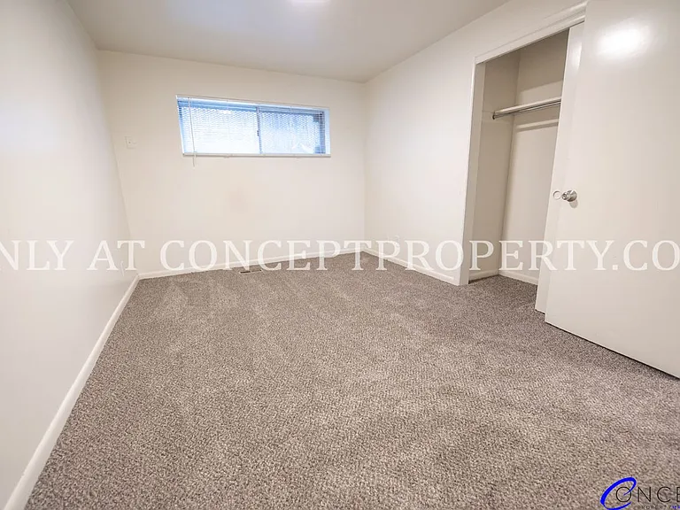 425 E 3rd Ave — Photo 83