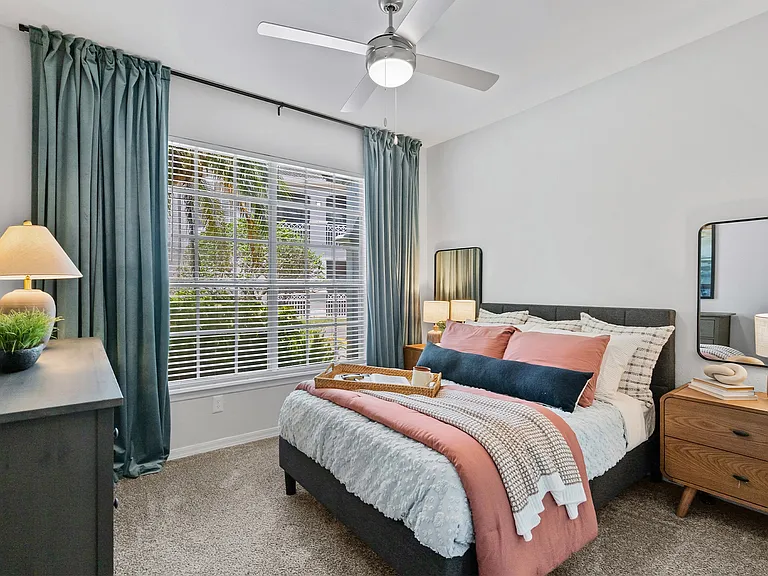 Henley Tampa Palms — Photo 14