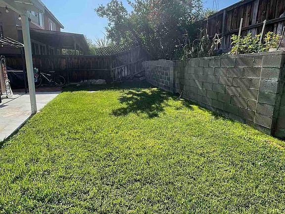 3rd image of 1120 Tangerine Dr