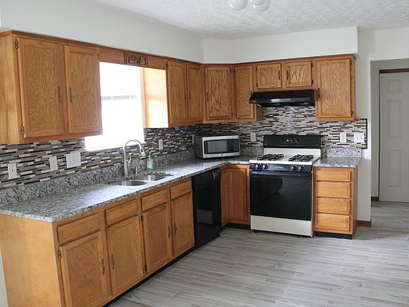 5th image of 8269 Lee Ct