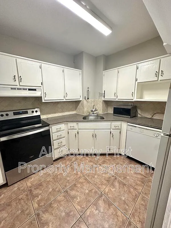2 bed, 1.0 bath, 1200 sqft, $2,150 — Photo 4