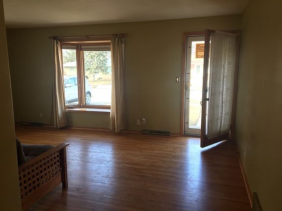 3rd image of 4815 Cleveland Ave