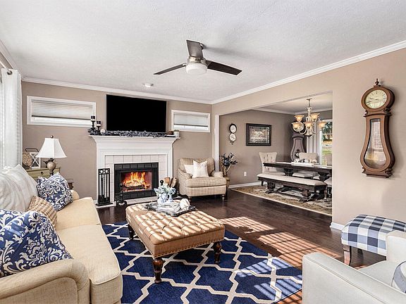 4th image of 206 Black Cherry Ln