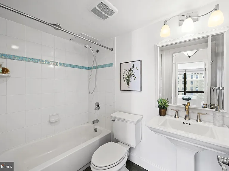 2018 Walnut St #32-16J — Photo 12
