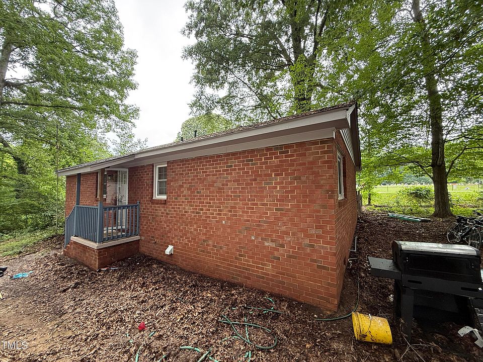 2nd image of 801 Holt St