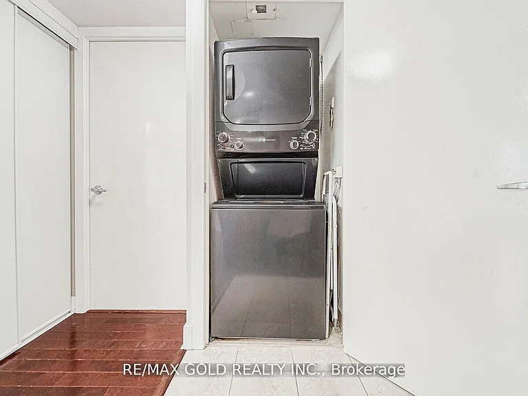 550 Queens Quay W #509 — Photo 12