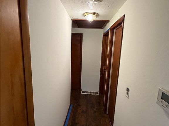 4th image of 2425 Reeves Ave