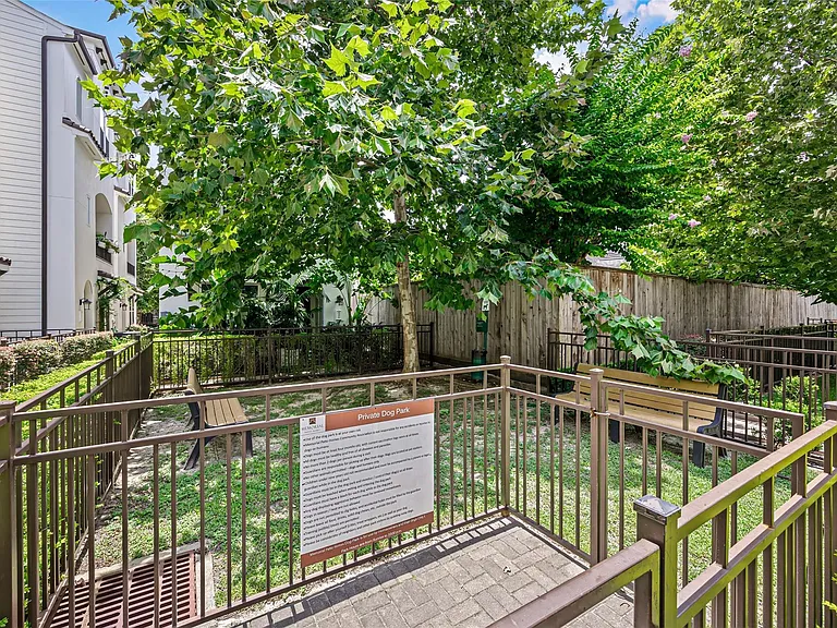 719 Leverkuhn St — Photo 42